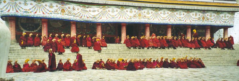 Mönche vor dem Beten