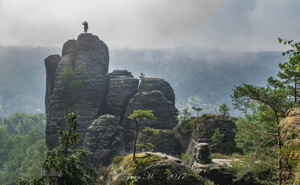 Mönchstein im Nebel