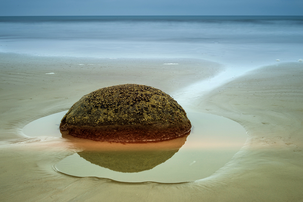 Moeraki boulders