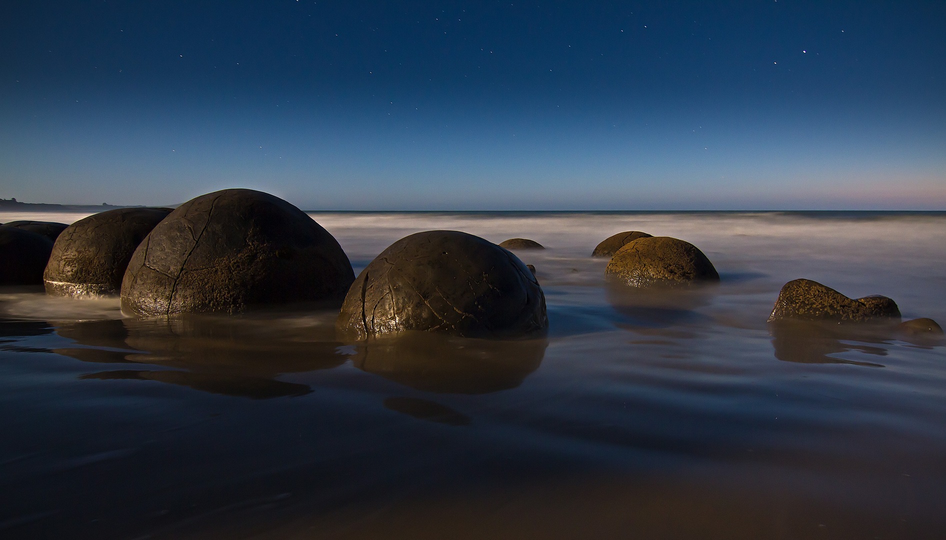 Moeraki Boulders