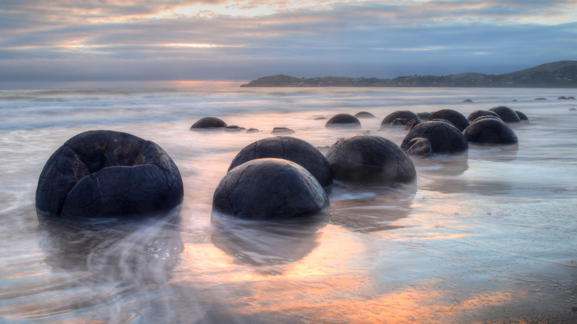 Moeraki Boulders