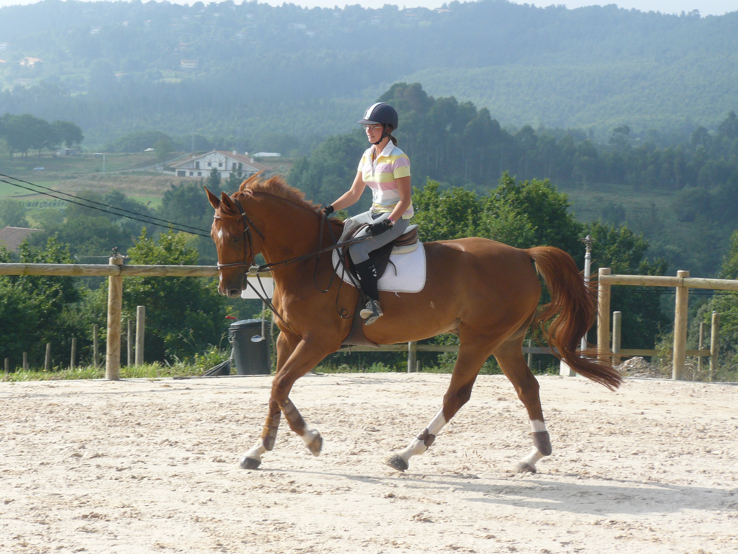 Moi à cheval en dans le Pays Basque Espagnol.