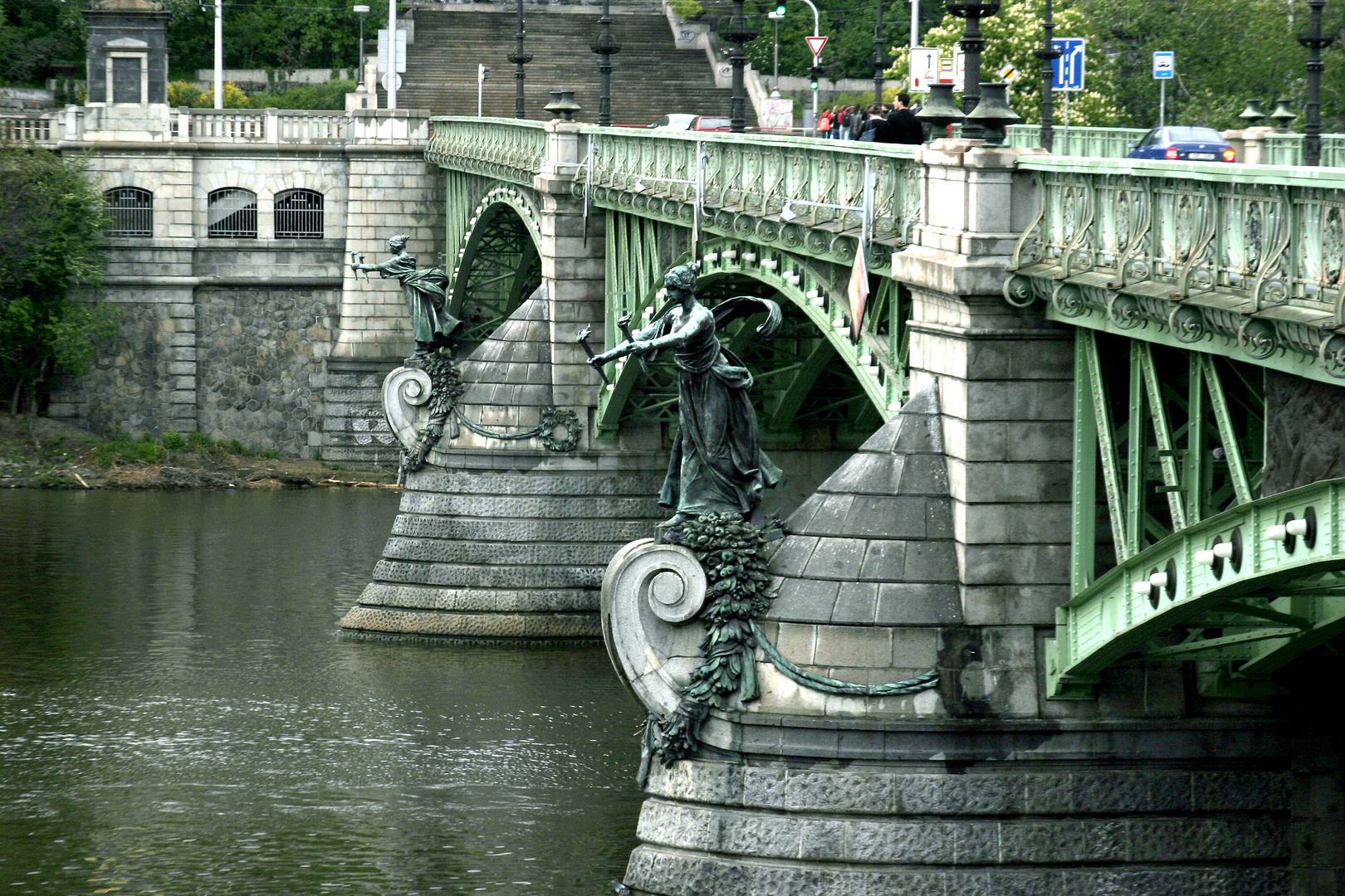 Moldaubrücke in Prag