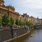 Moldauufer in Prag mit Nationaltheater