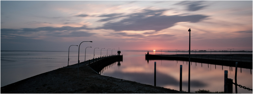 Mole am Kutterhafen -Eidersperrwerk