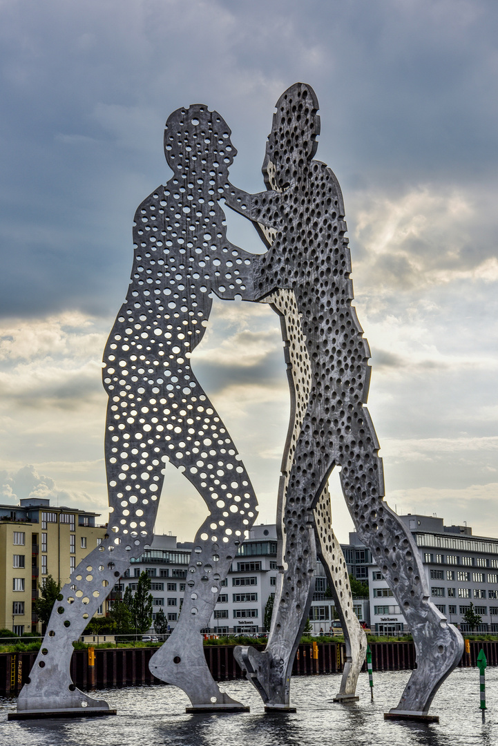 Molecule Man 01