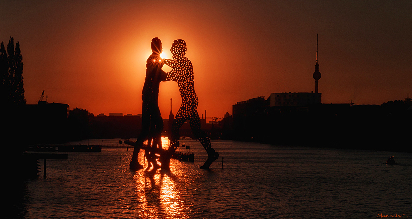 Molecule Man at sunset