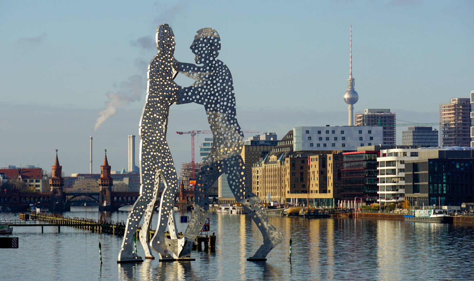 Molecule Man, Oberbaumbrücke, Fernsehturm, Spree