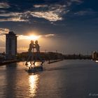 Molecule men