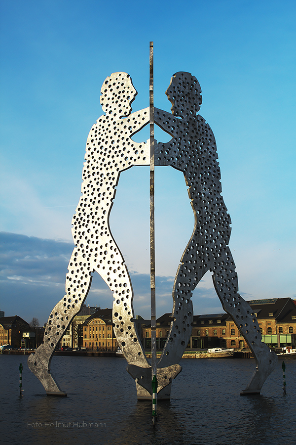 MOLECULE MEN