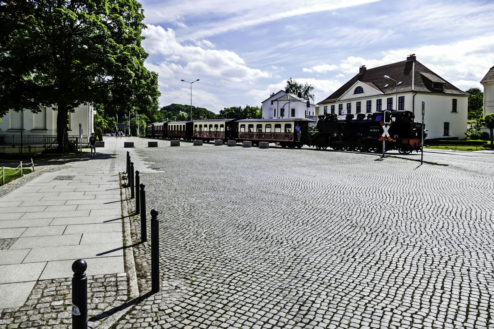 Molli auf der Fahrt durch Bad Doberan in Richtung Kühlungsborn.