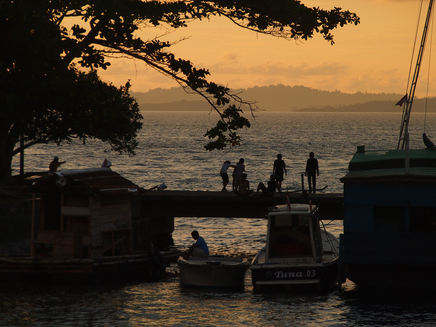 Molukken, Labuha, Sonnenuntergang, immer wieder schön 2011