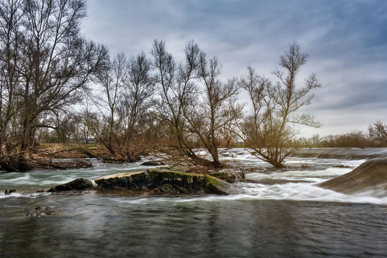 Momente am Nahe-Stauwehr in Laubenheim