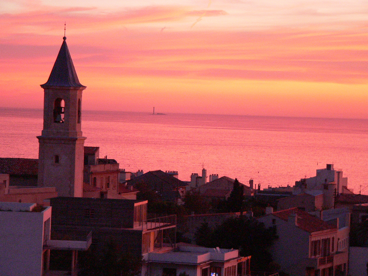 Mon église avec vue sur la Méditerranée