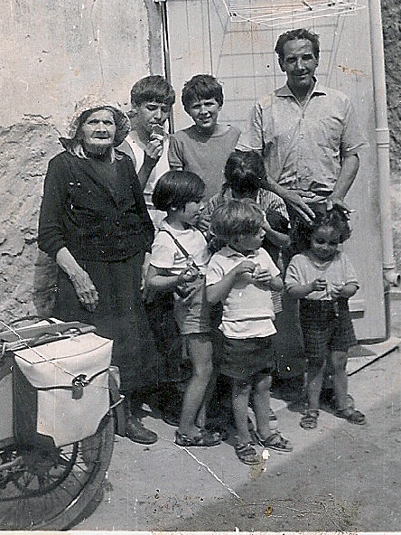 mon pere ma grand mere mes freres et ma soeur