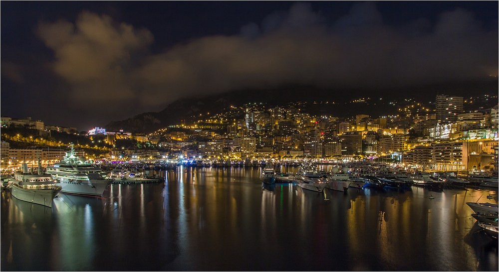 Monaco bei Nacht