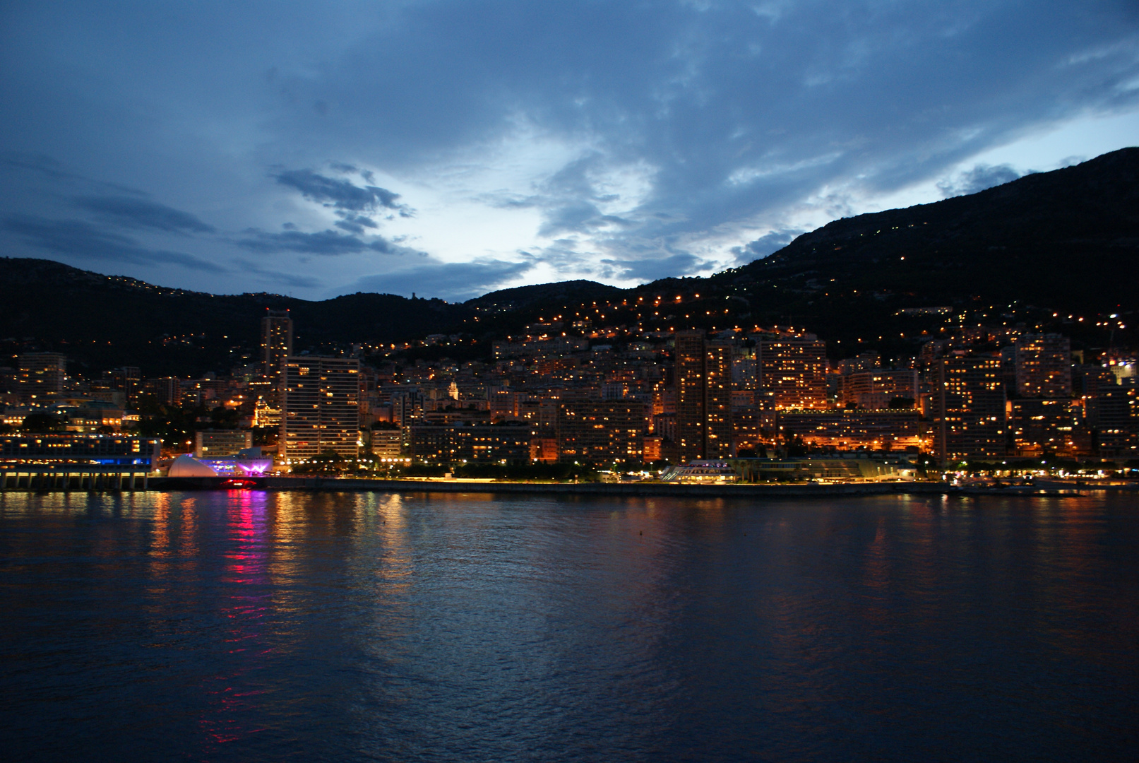 Monaco bei Nacht