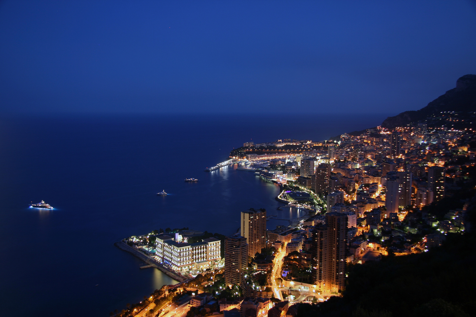 Monaco bei Nacht