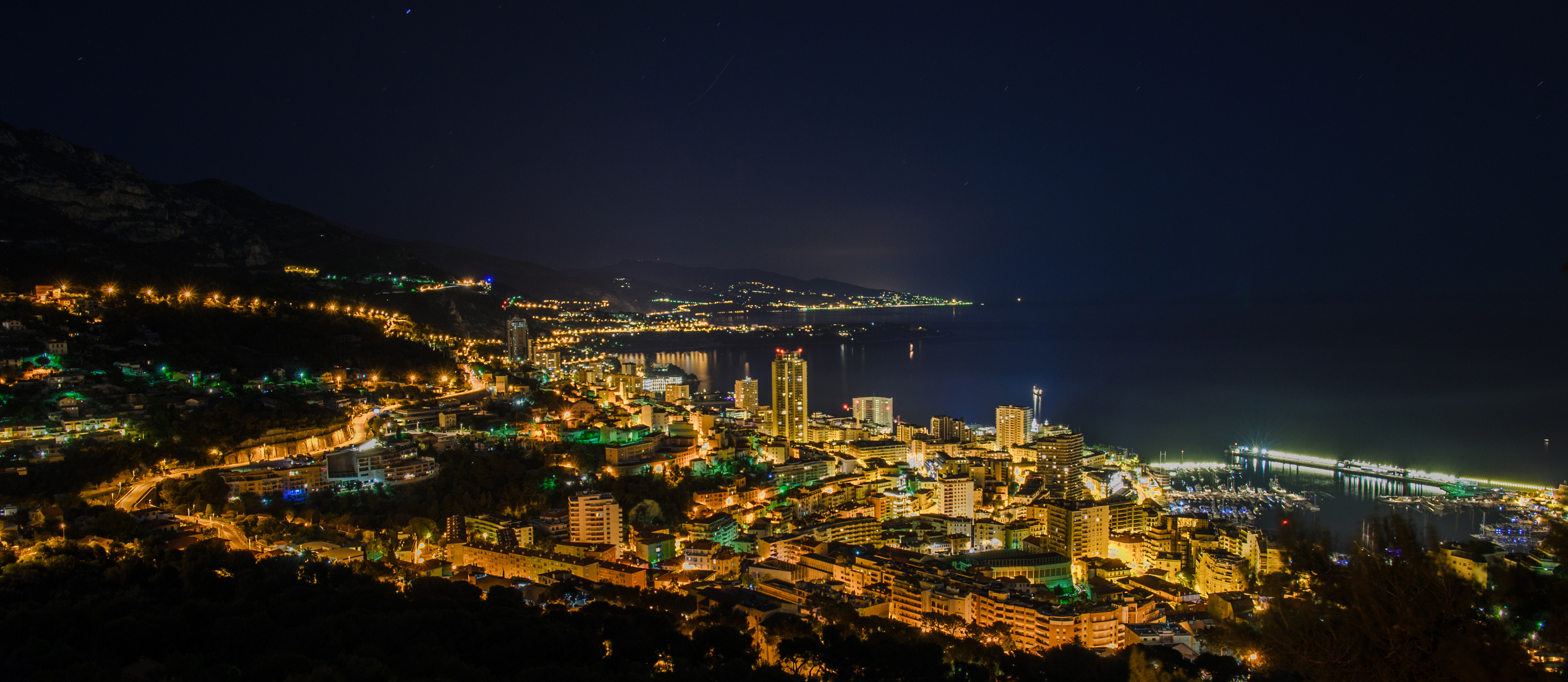 Monaco bei Nacht.