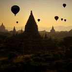 Monaco solitario tra le Pagode di Bagan