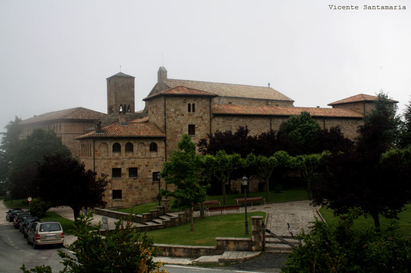 MONASTERIO DE LEYRE CON NIEBLA