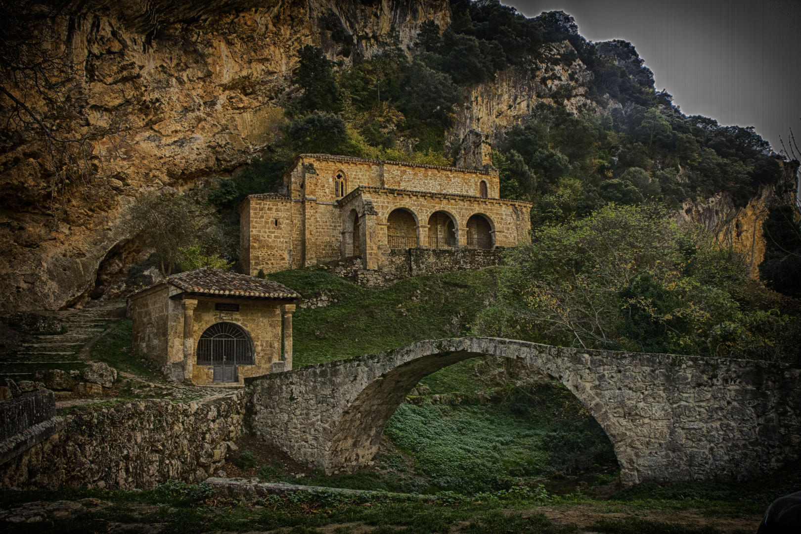 MONASTERIO DE TOBERA DE FRIAS