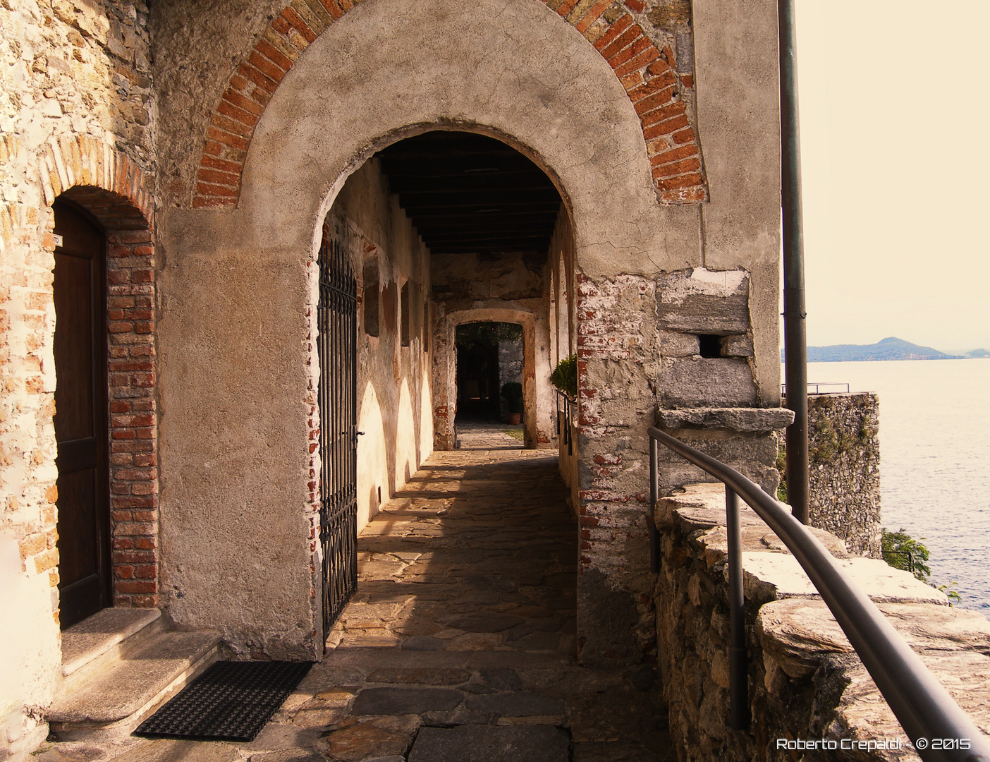 Monastero di S. Caterina del Sasso, portico