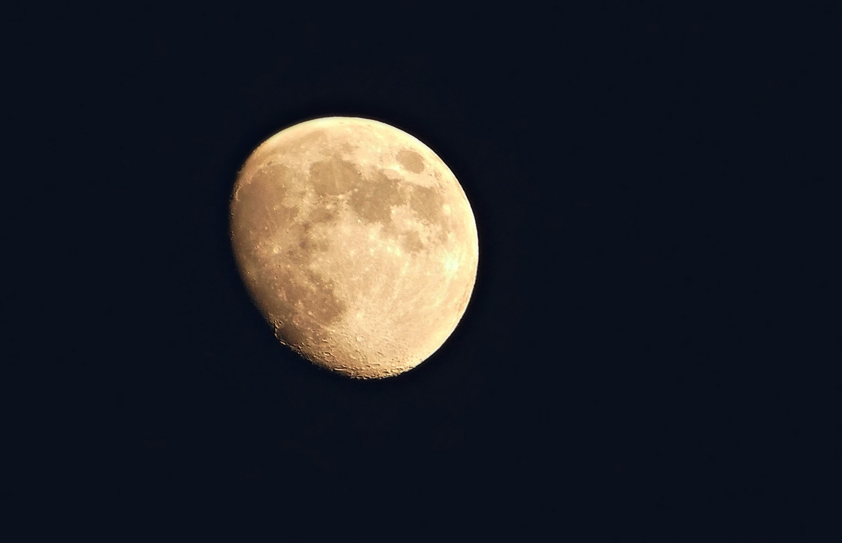 Mond 05.06. 17 mit der Bridge FZ 1000 fotografiert