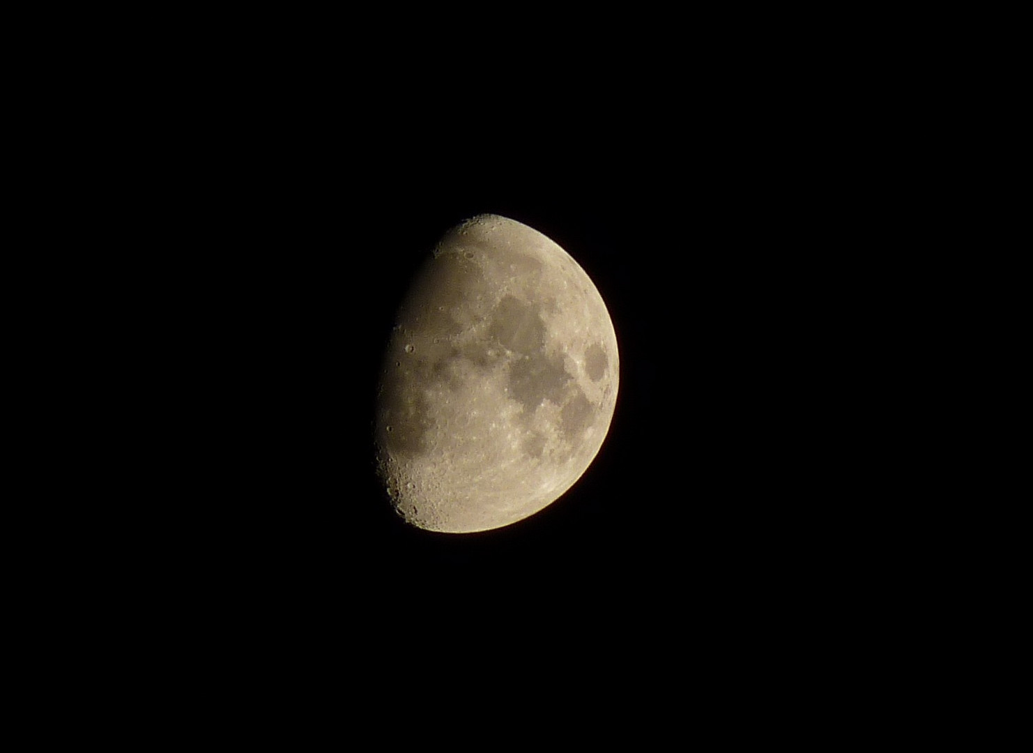 Mond 18 fach Zoom 1/250 Belichtung iso 80