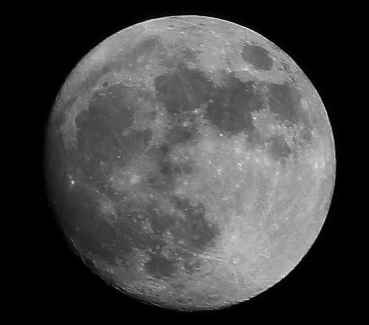 Mond am 02.04.2015