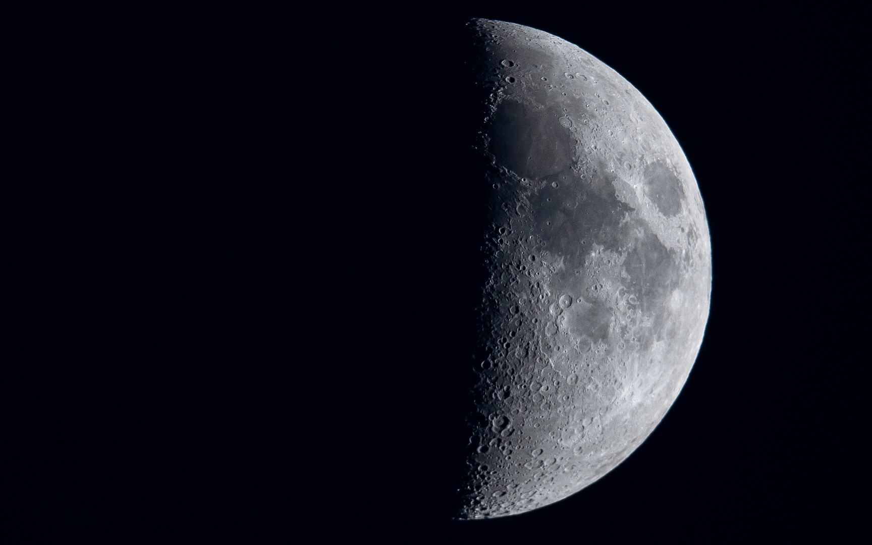 Mond am 09.06.2019