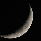 Mond am 14.04.2012 um 20:24 Uhr über dem Ruhrgebiet