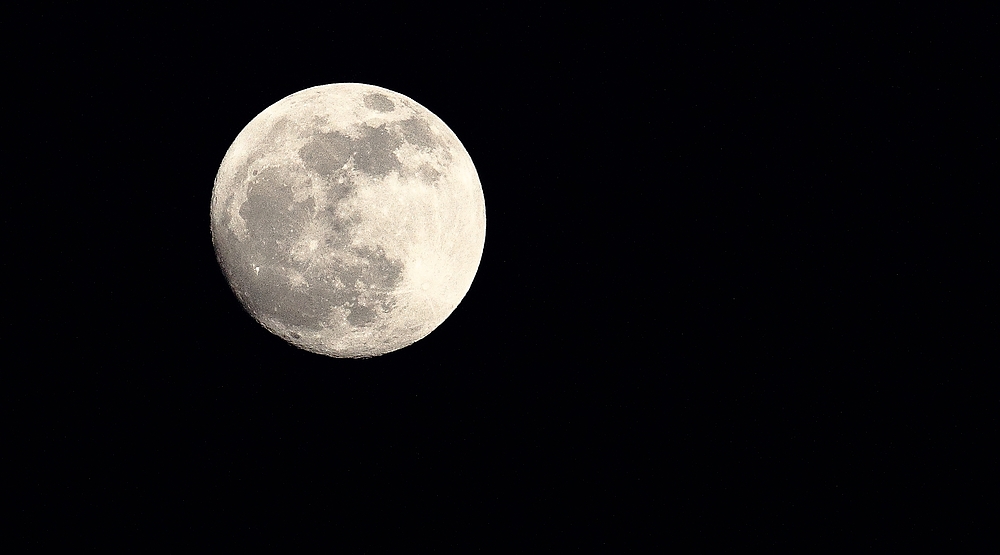 Mond am 24.04.2013