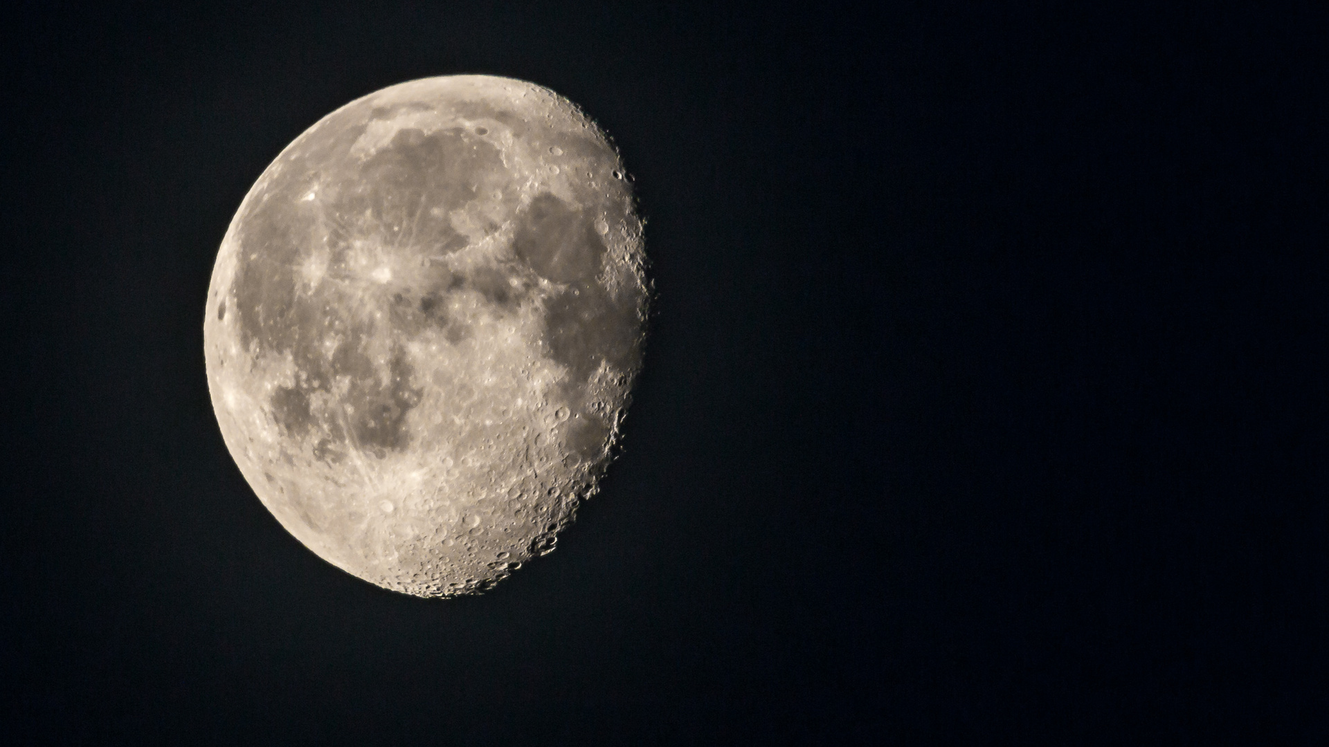 Mond am frühen Morgen