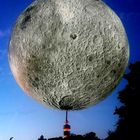 Mond auf der Olympiaturm-Spitze