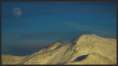 Mond Aufgang im Wallis , Haut Nenas