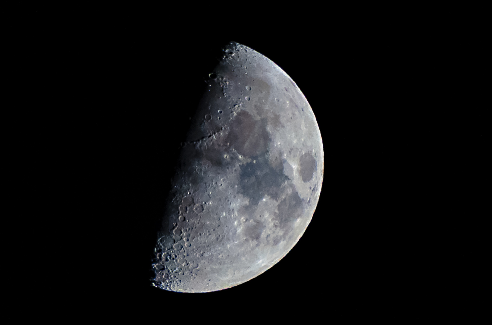 Mond bei 57,1 % (zunehmend)