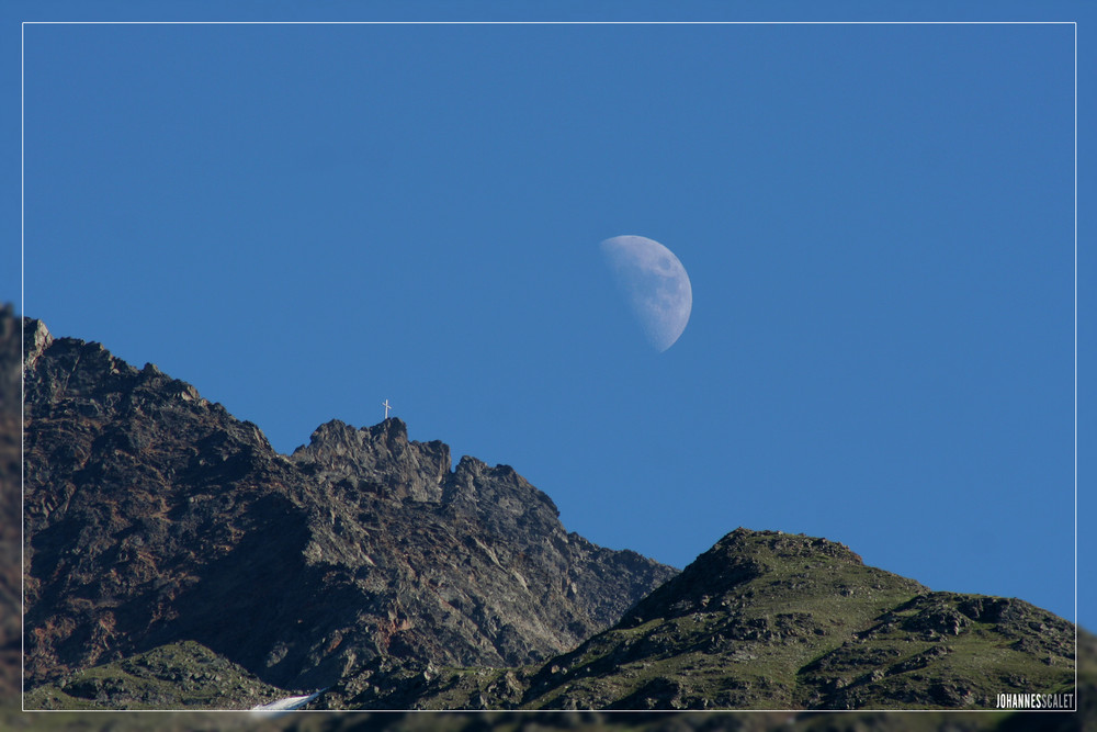 ..:: Mond bei Tag und das Kreuz vom Hohen Riffler ::..