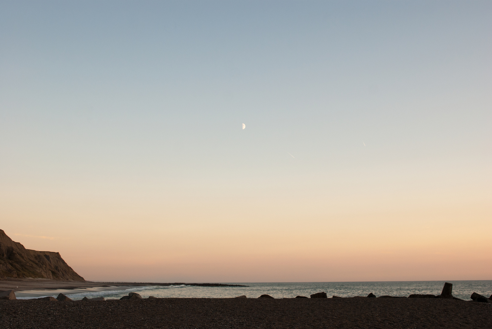 mond beim sonnenuntergang (bovbjerg 02092014)