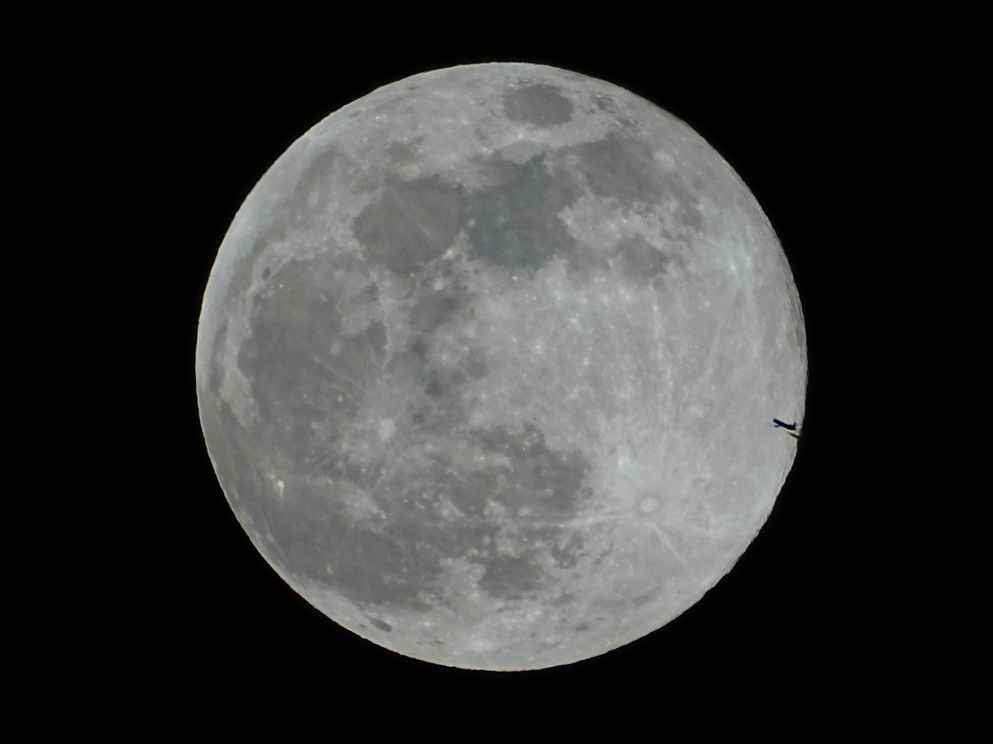 Mond Flugzeug  rechts