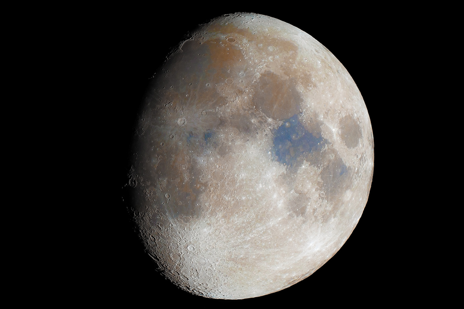 Mond in Farbe am 13.01.2022 Bild 1