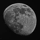 Mond (luna) mit Kratern