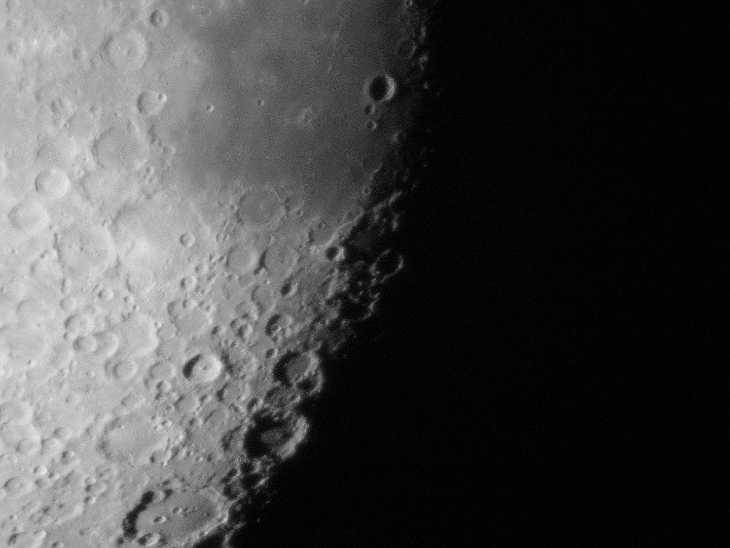 Mond mit Digicam durch Refraktor 102/500 (3. Bild)