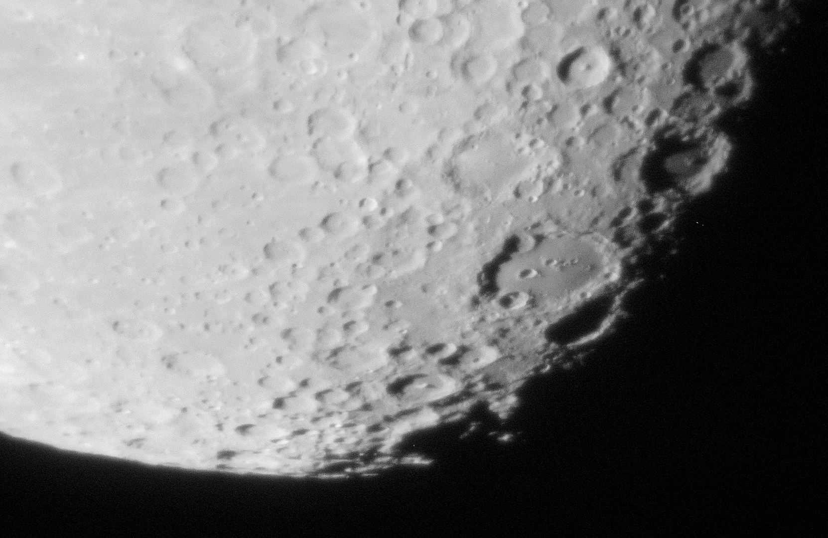 Mond mit Digicam durch Refraktor 102/500 (5. Bild)