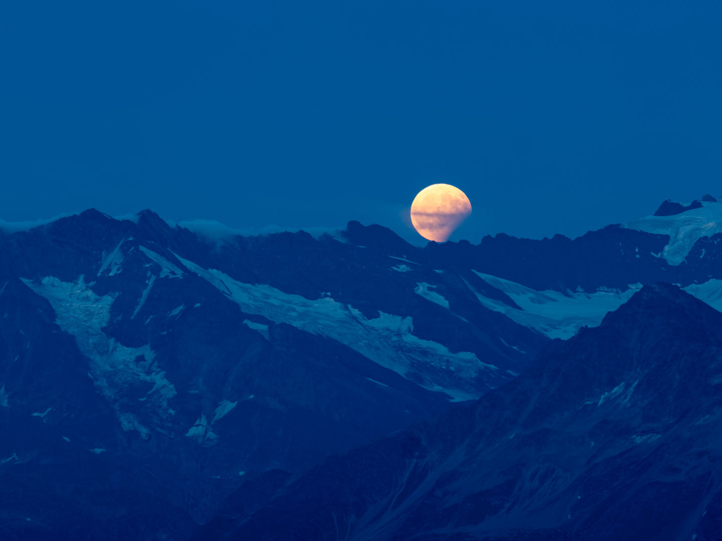 Mond mit Erdschatten