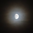 Mond mit Leuchtkranz