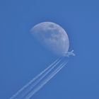 Mond mit Lufthansa A380