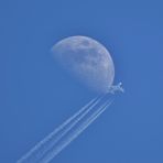 Mond mit Lufthansa A380