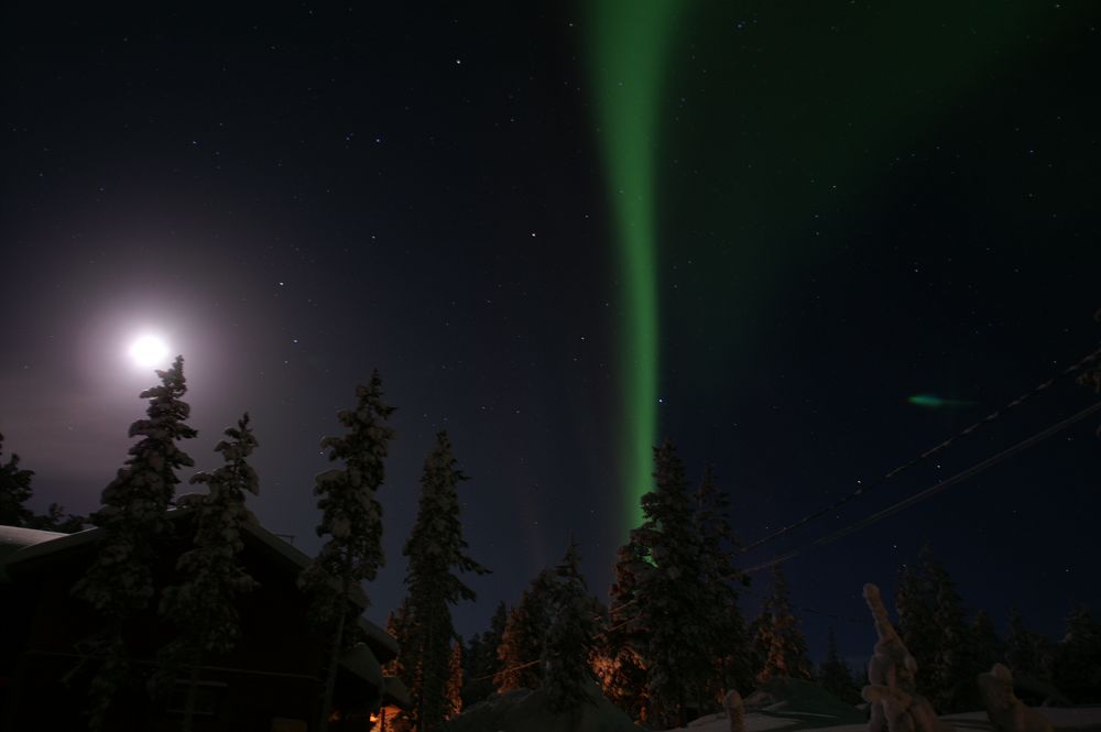 Mond mit Nordlichteffekt