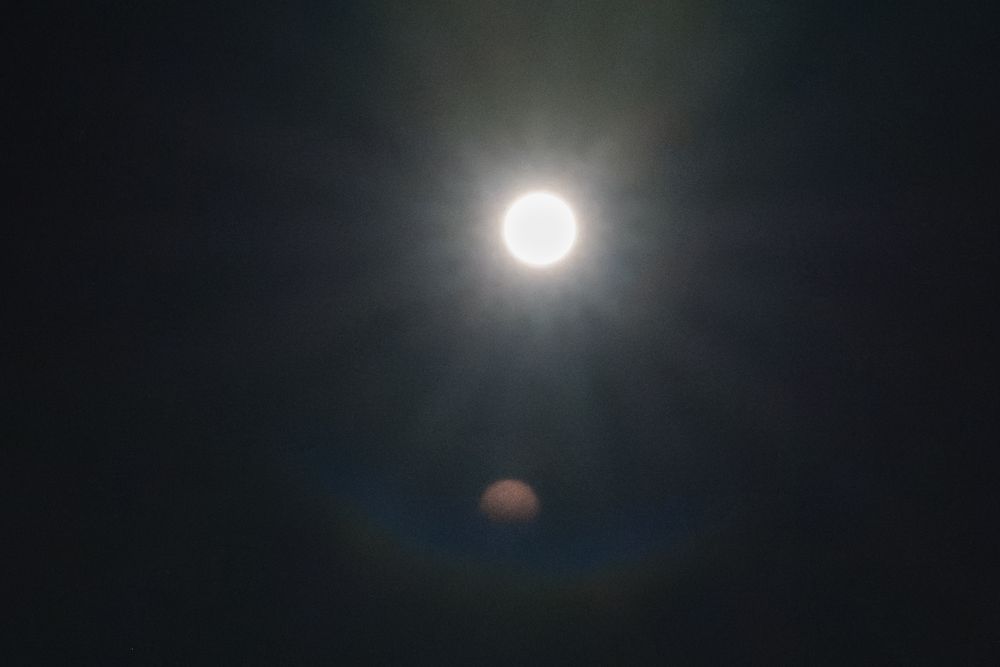 Mond-oder-Lensflare